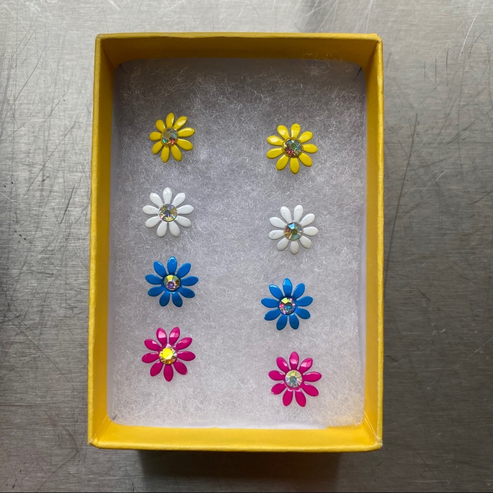 Flower earrings - 4 Pairs